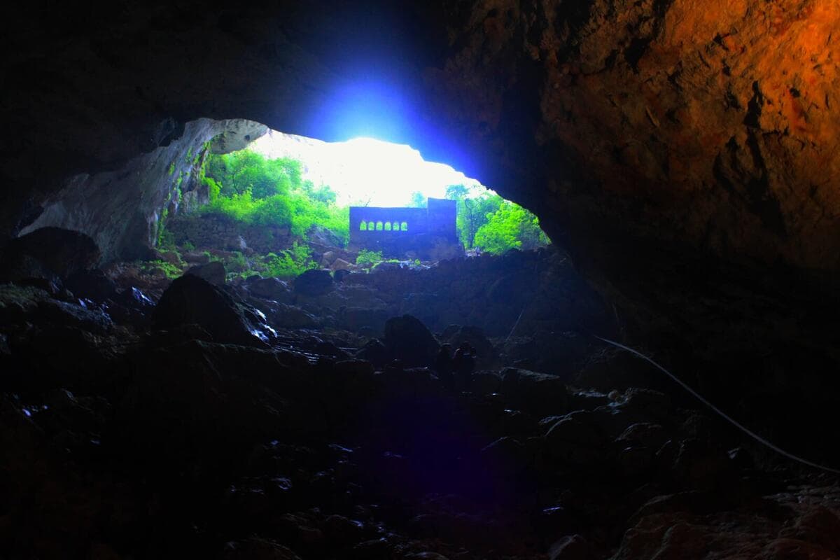 Cennet-Cehennem Mağaraları (Heaven and Hell Sinkholes)