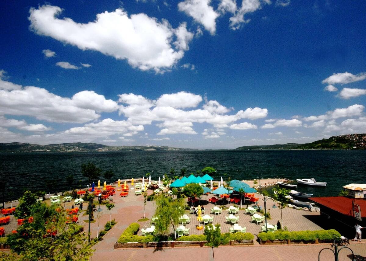 Sapanca Lake Waterfront Promenade & Luxury Chalets